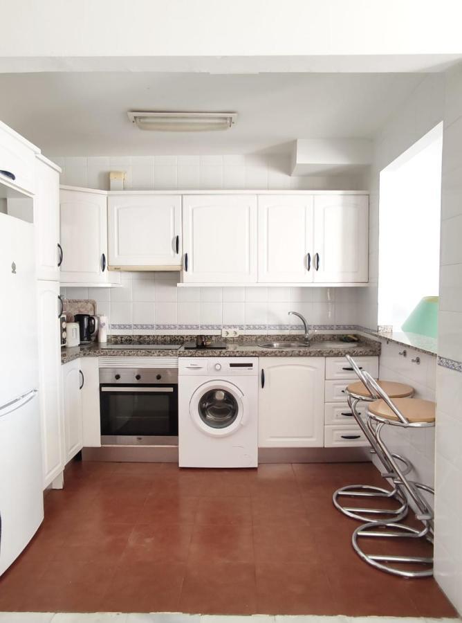 Spaciously Cosy 5b Close To Apartment Nerja