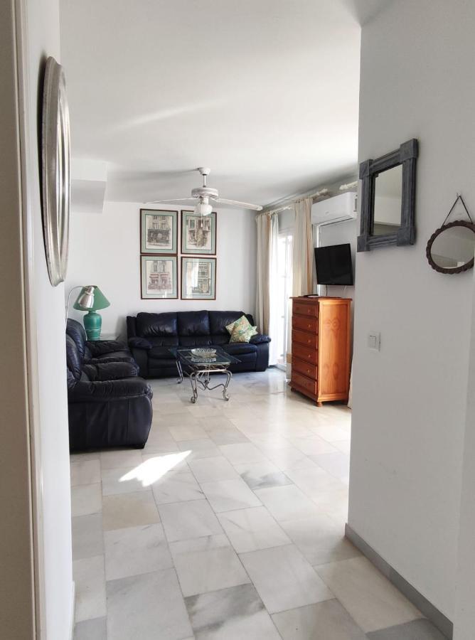 Spaciously Cosy 5b Close To Apartment Nerja